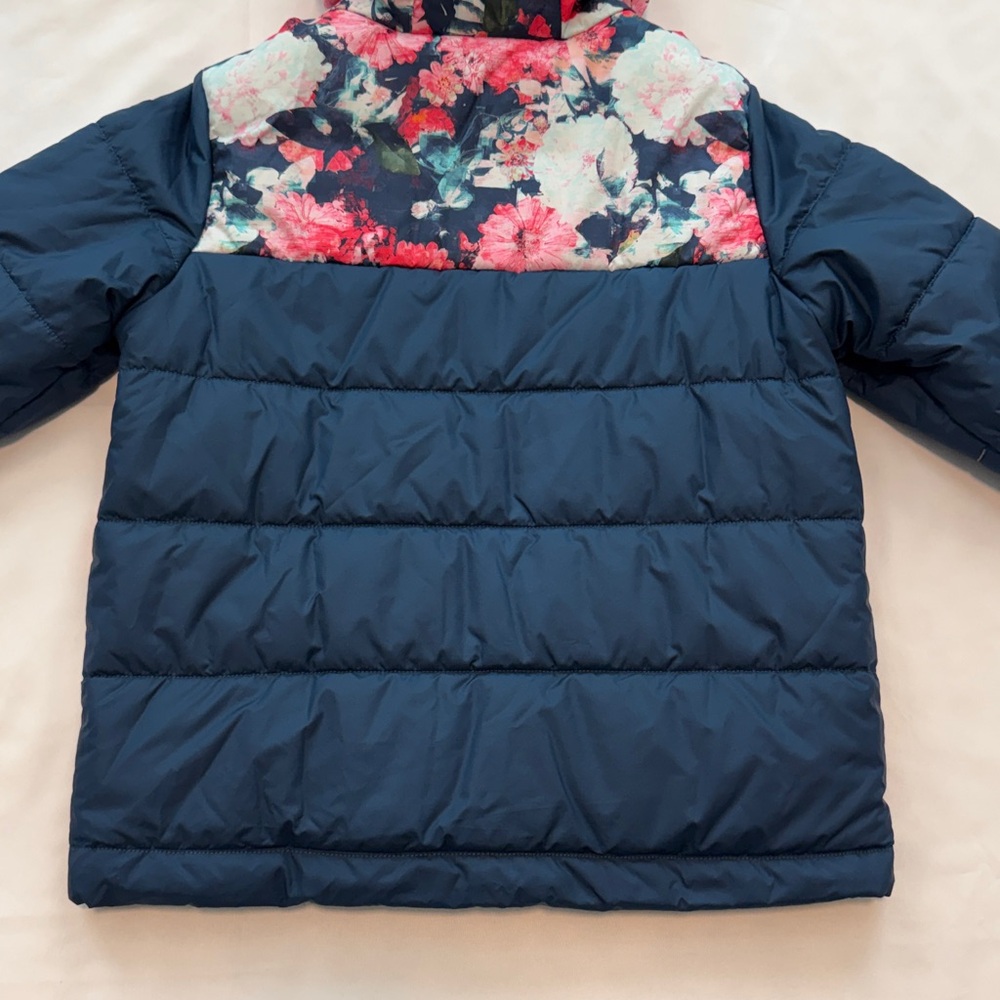 The North Face Reversible Hooded Jacket - Picture 6 of 12